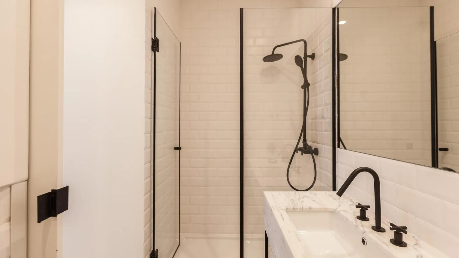 Flh Alameda Studio L Lisbon Apartment